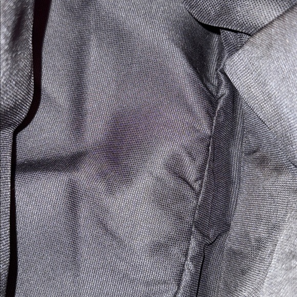 Elegant Burgundy Tote Bag with lock and key - Picture 4 of 5